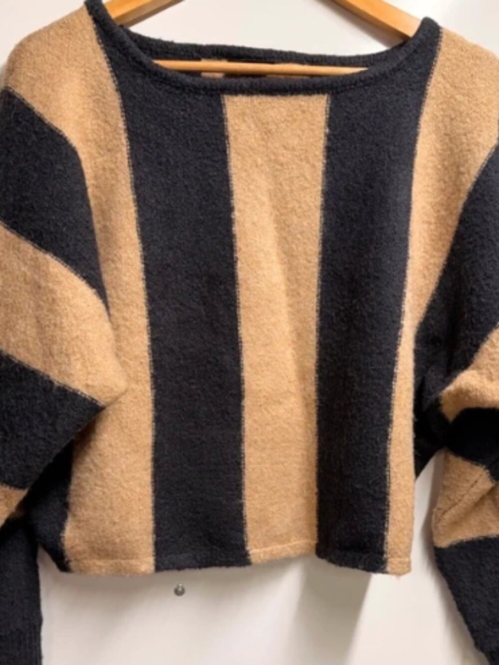Storia striped tan camel black sweater size small oversized